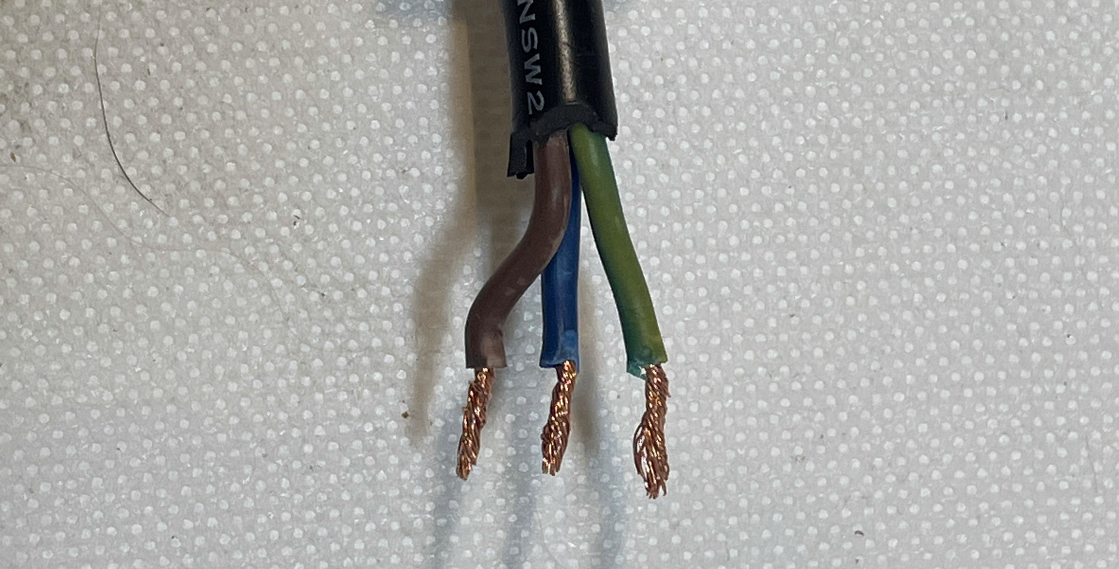 Strip power cable